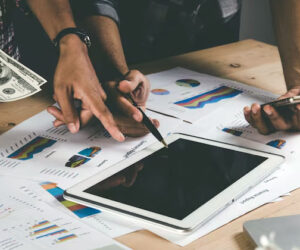 risiko dan keuntungan investasi saham